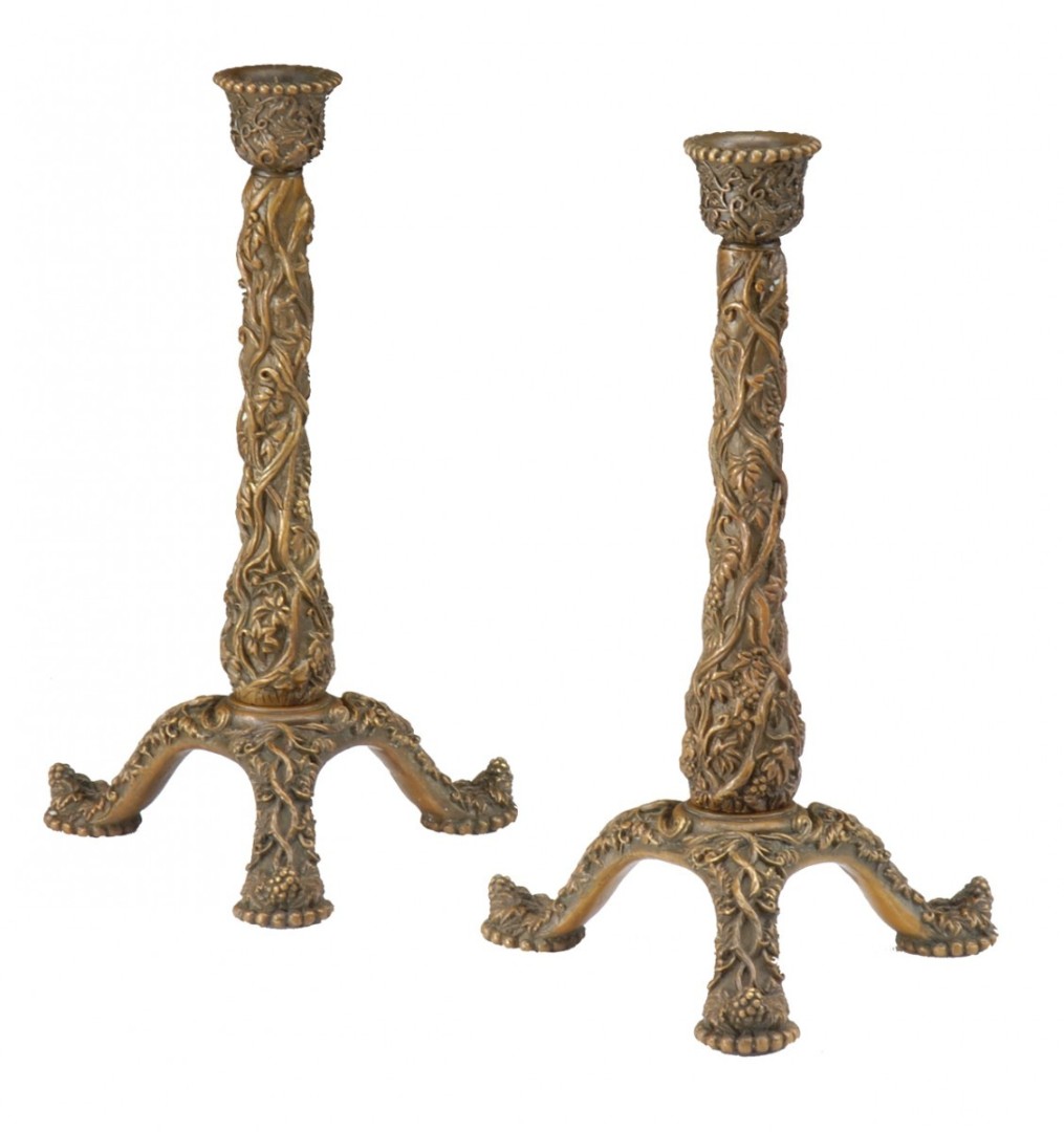 Пара подсвечников Pair of Carved Brass